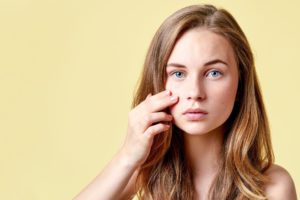 Skin Issues You May Face During Lockdown and Their Solution